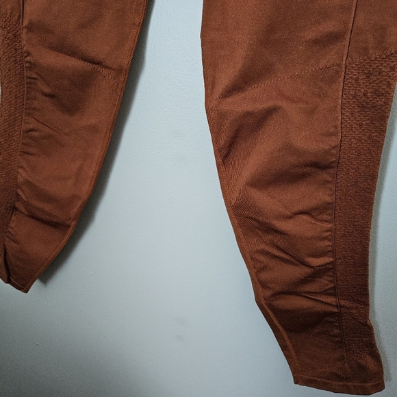 Fabletics Sync Seamless High-Waisted Legging Burnt Brick Athleisure Workout - Picture 5 of 11